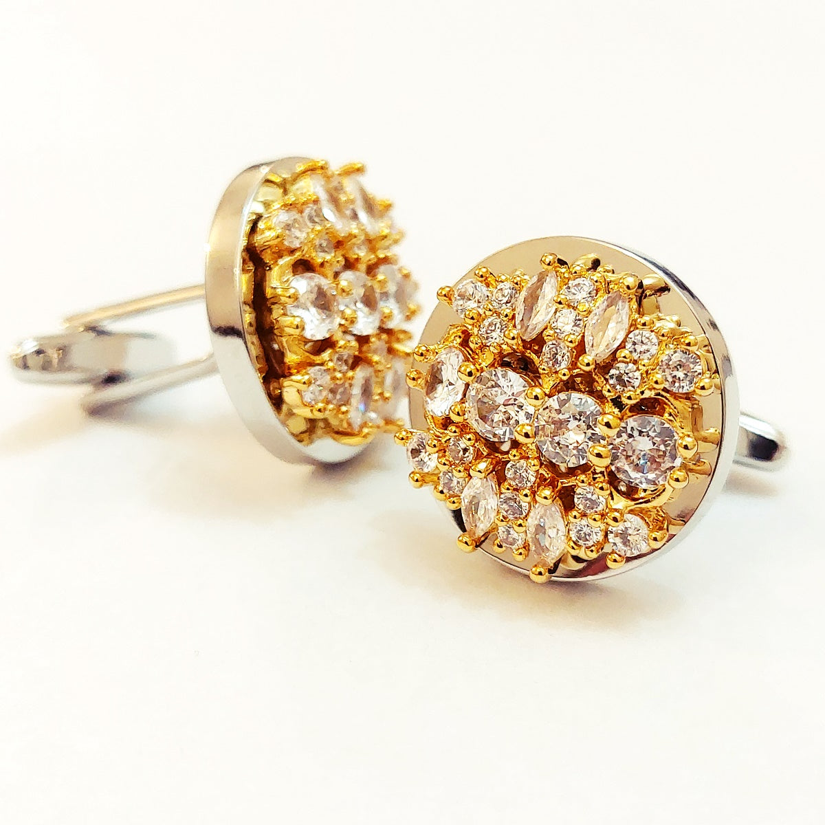 Lovely Phenomenal Smart Looking Cufflinks For Men