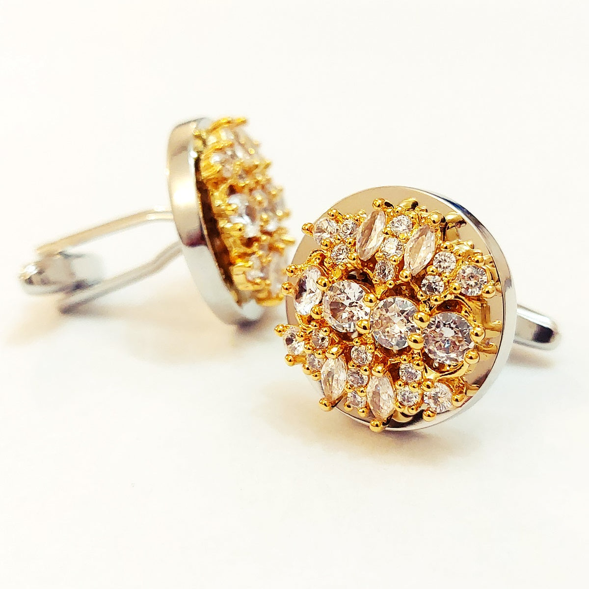 Lovely Phenomenal Smart Looking Cufflinks For Men