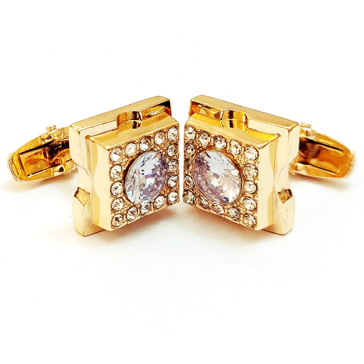 Lovely And Smart Looking Cufflinks For Men