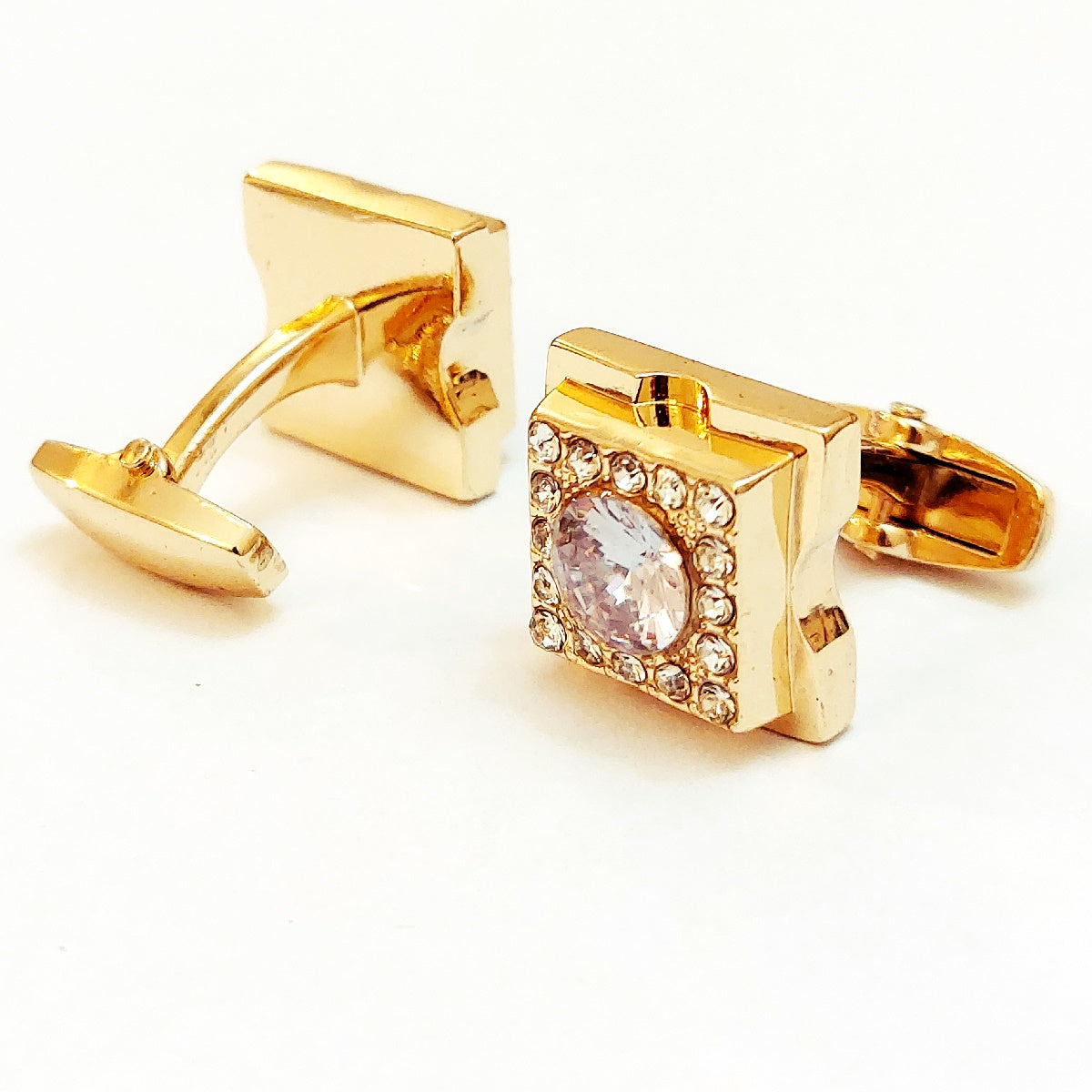 Lovely And Smart Looking Cufflinks For Men