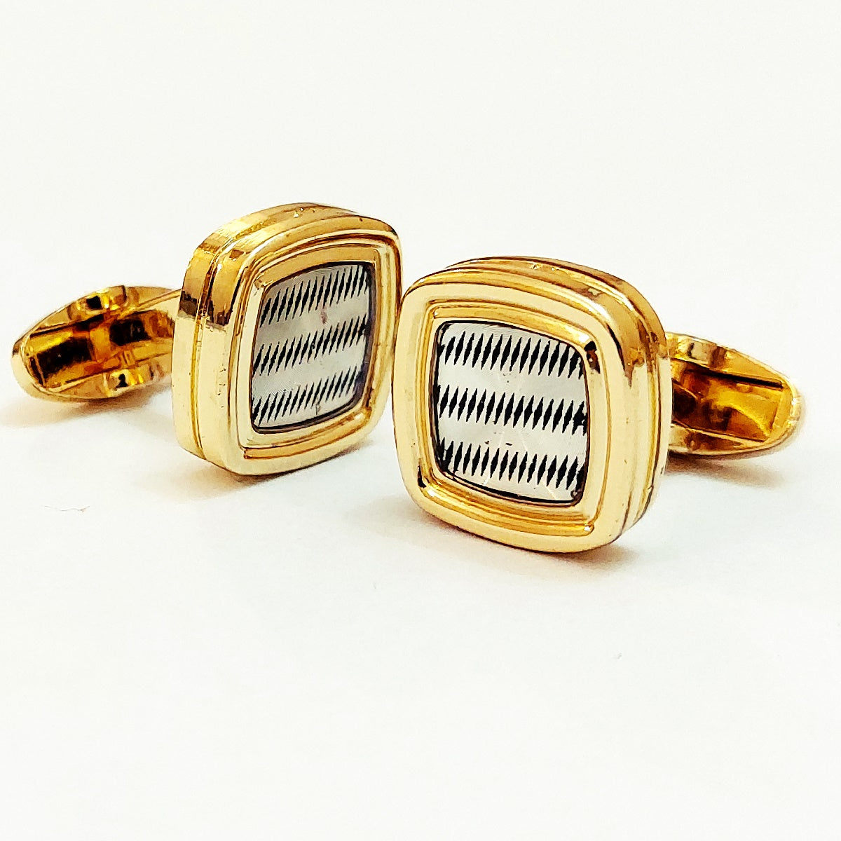 Very Pretty & Handsome Cufflinks For Men ( Golden )