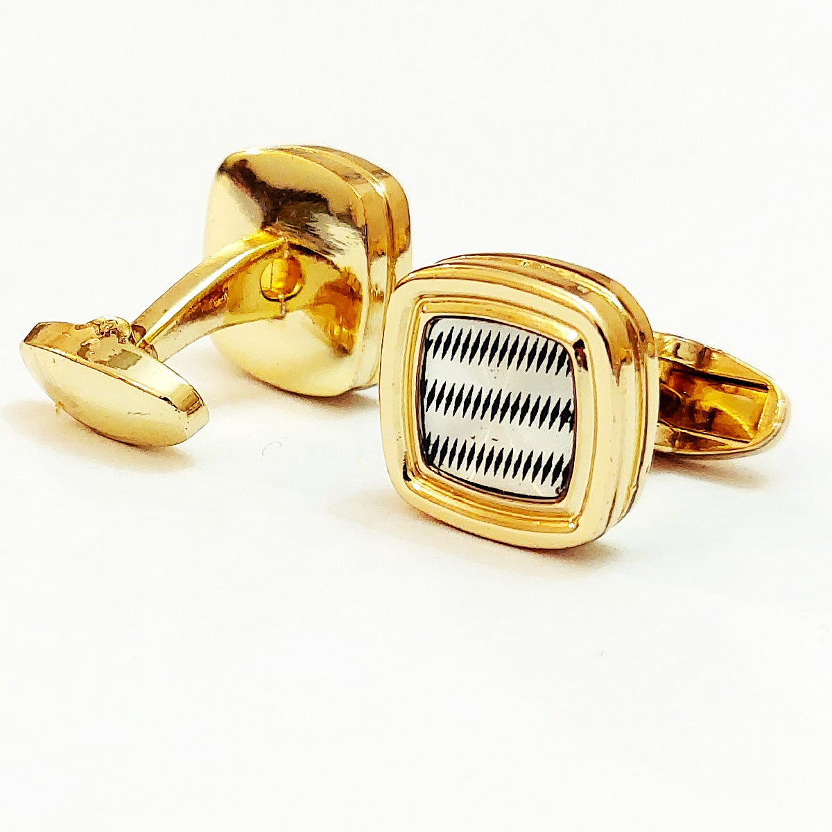 Very Pretty & Handsome Cufflinks For Men ( Golden )