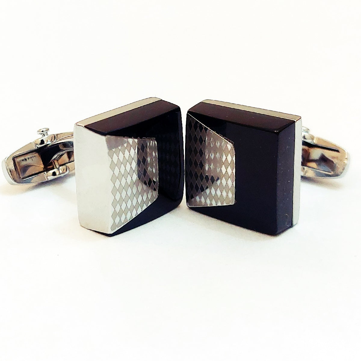 Handsome Looking Pair Of Cufflinks For Men