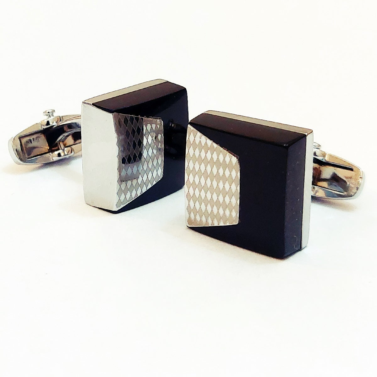 Handsome Looking Pair Of Cufflinks For Men