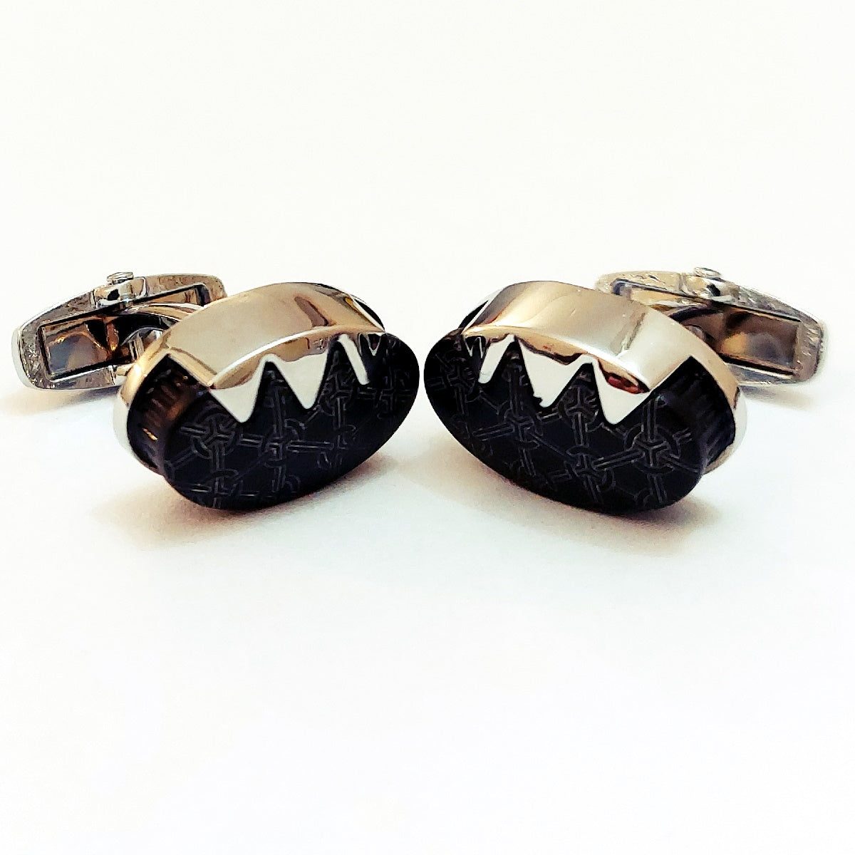 Very Smart Looking Cufflinks For Men