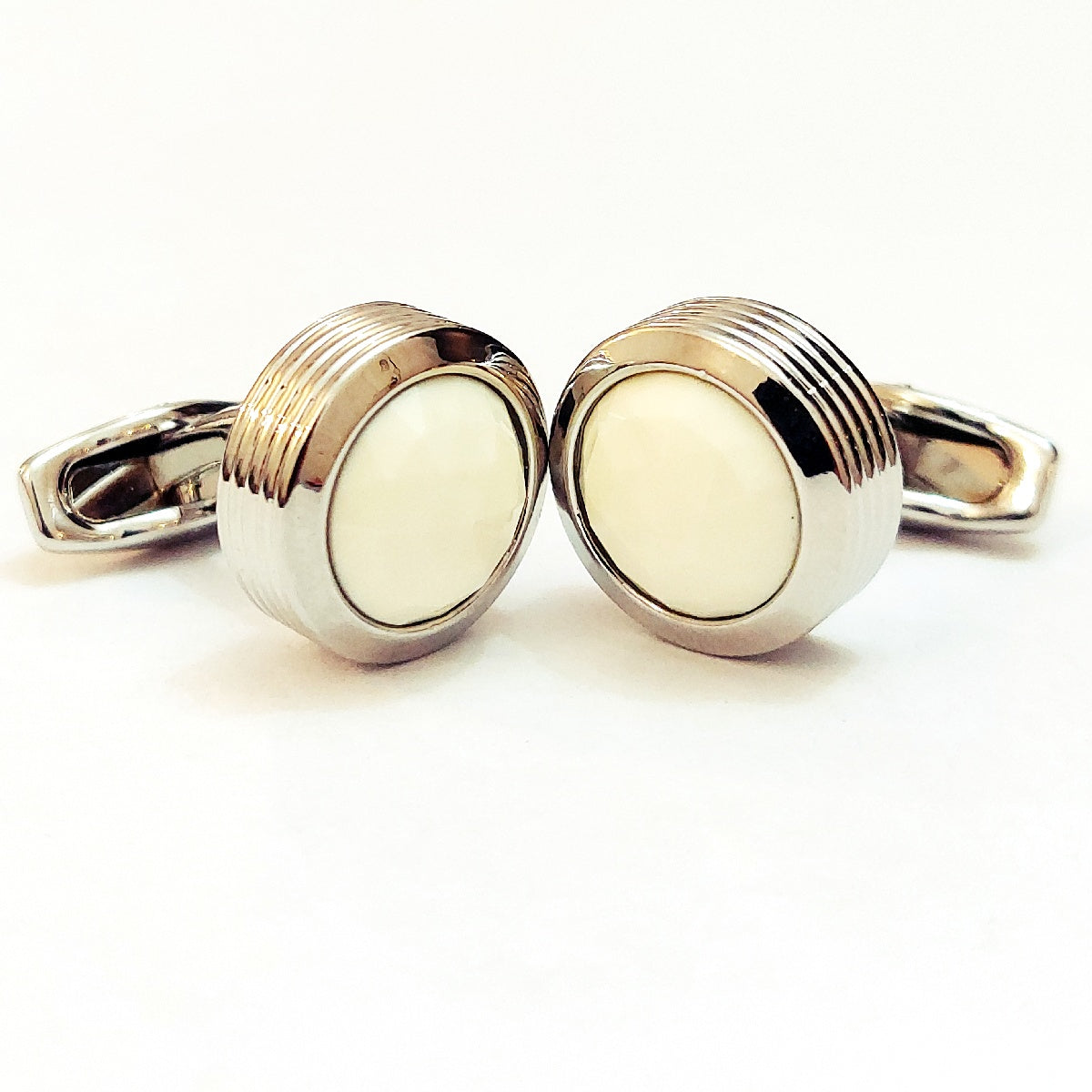 Very Handsome Looking Cufflinks For Men