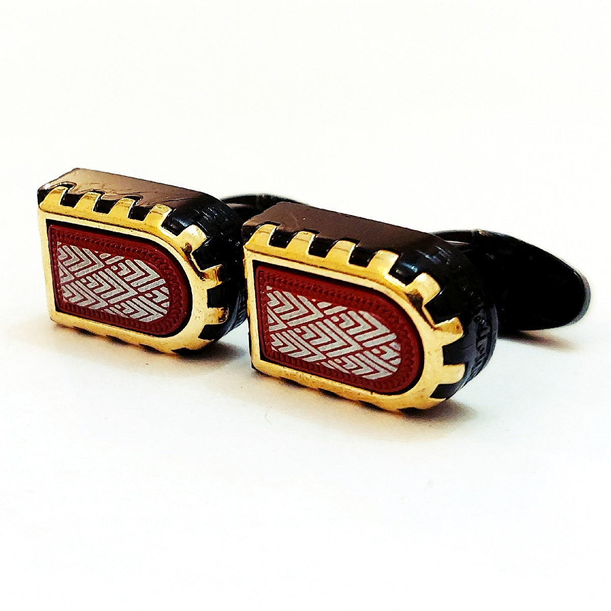 Very Handsome Looking Cufflinks For Men