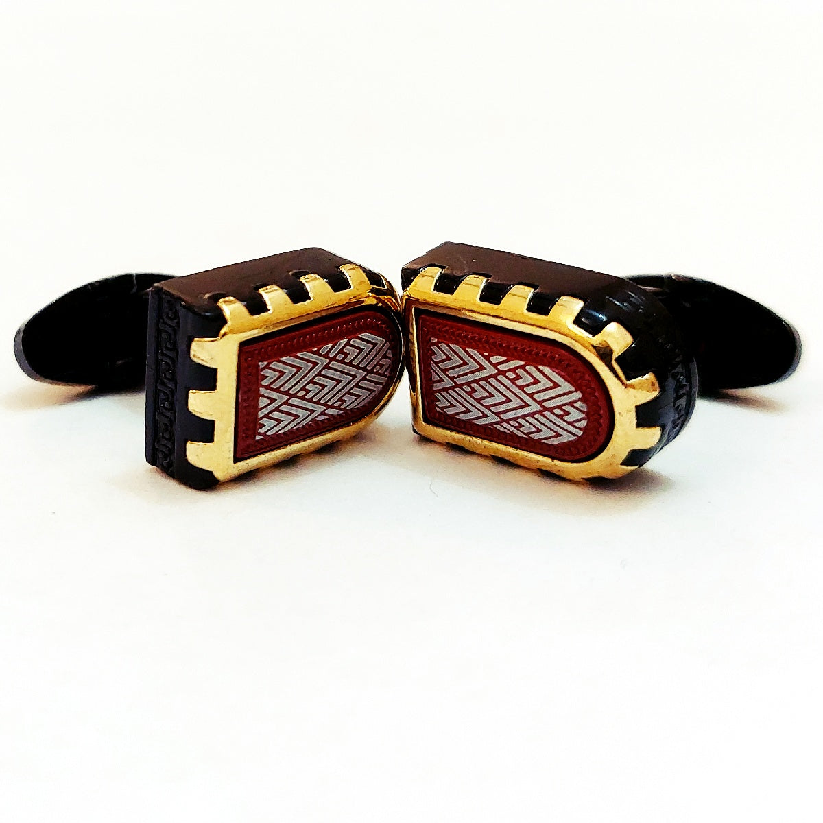 Very Handsome Looking Cufflinks For Men