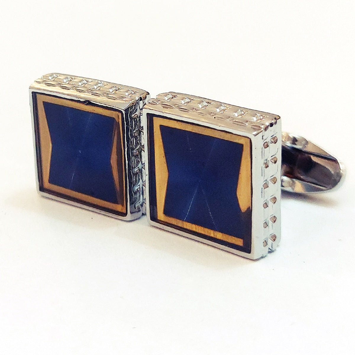 Very Handsome Looking Cufflinks For Men