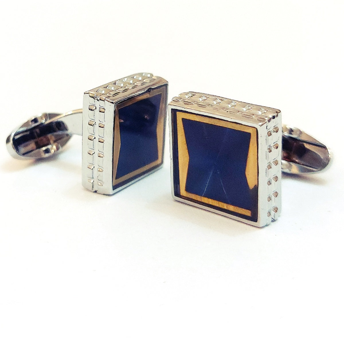 Very Handsome Looking Cufflinks For Men