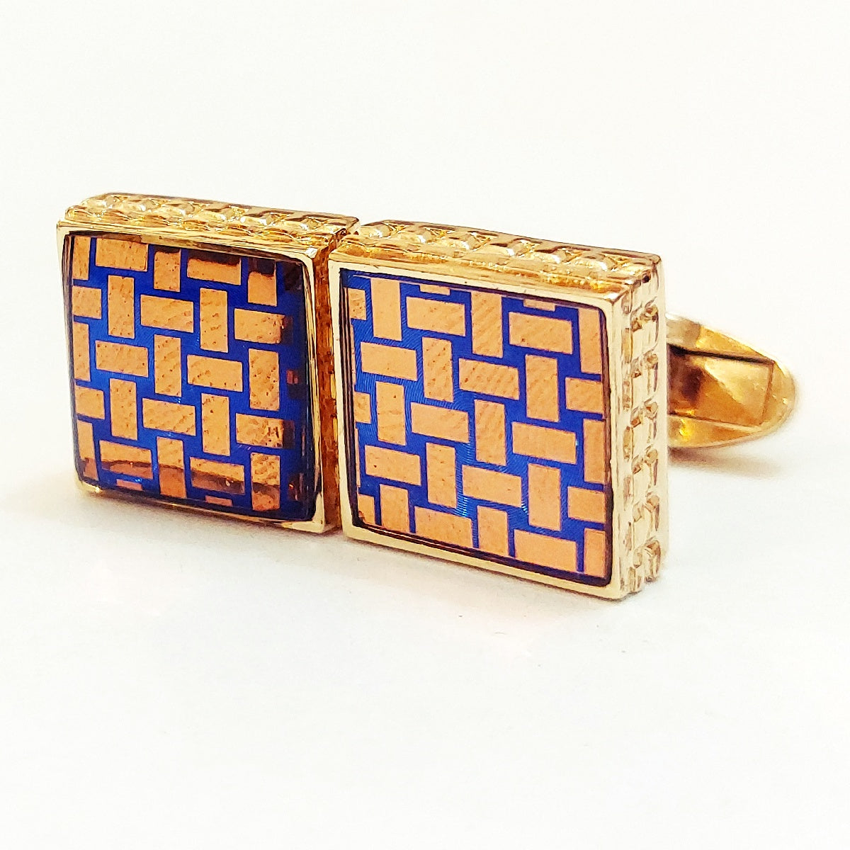 Very Handsome Looking Cufflinks For Men