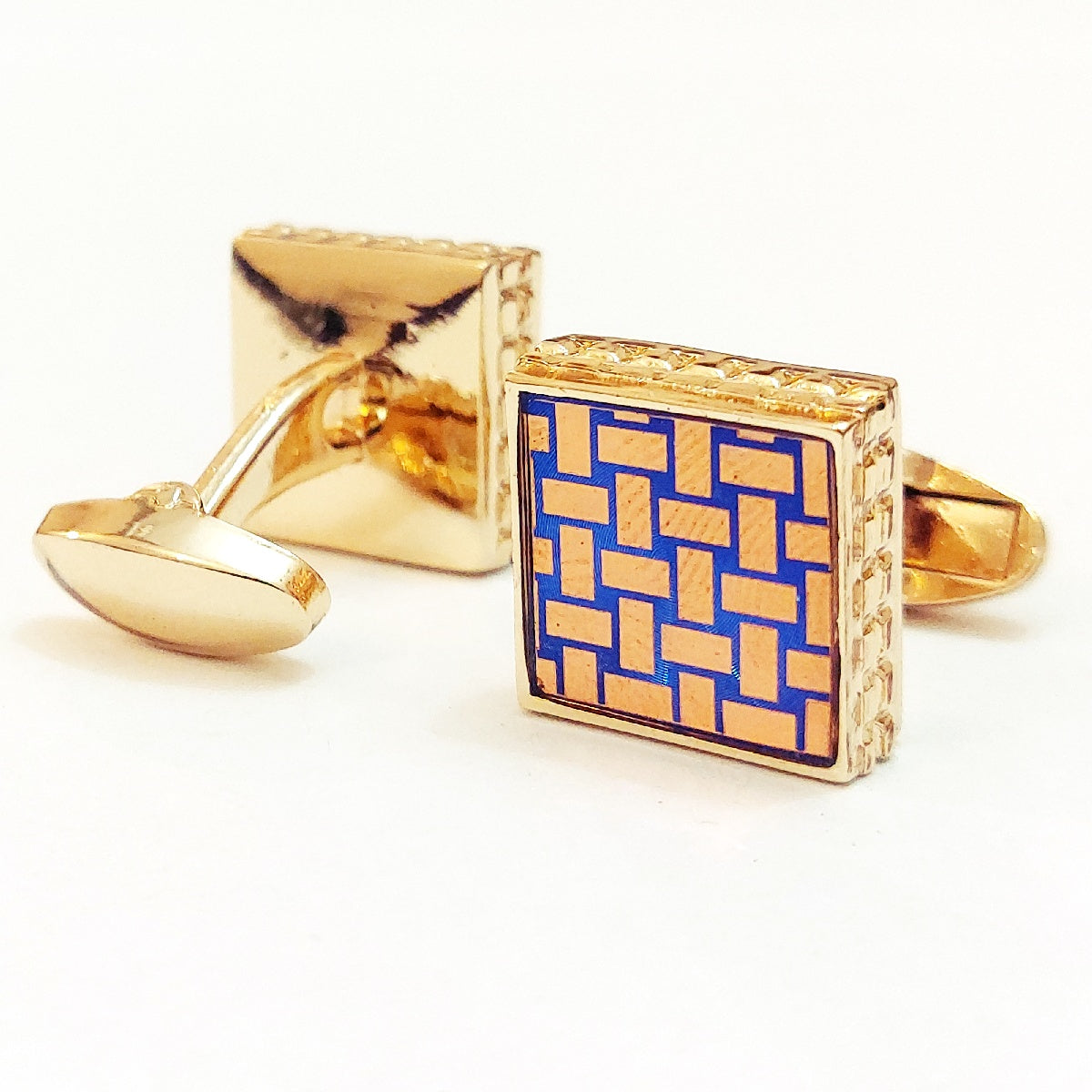 Very Handsome Looking Cufflinks For Men