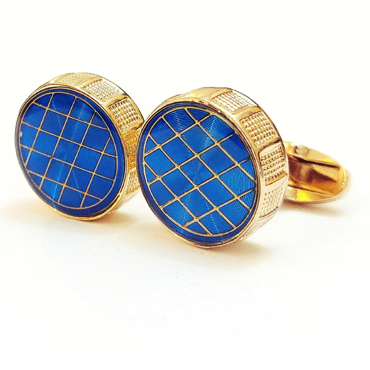 Very Handsome Looking Cufflinks For Men