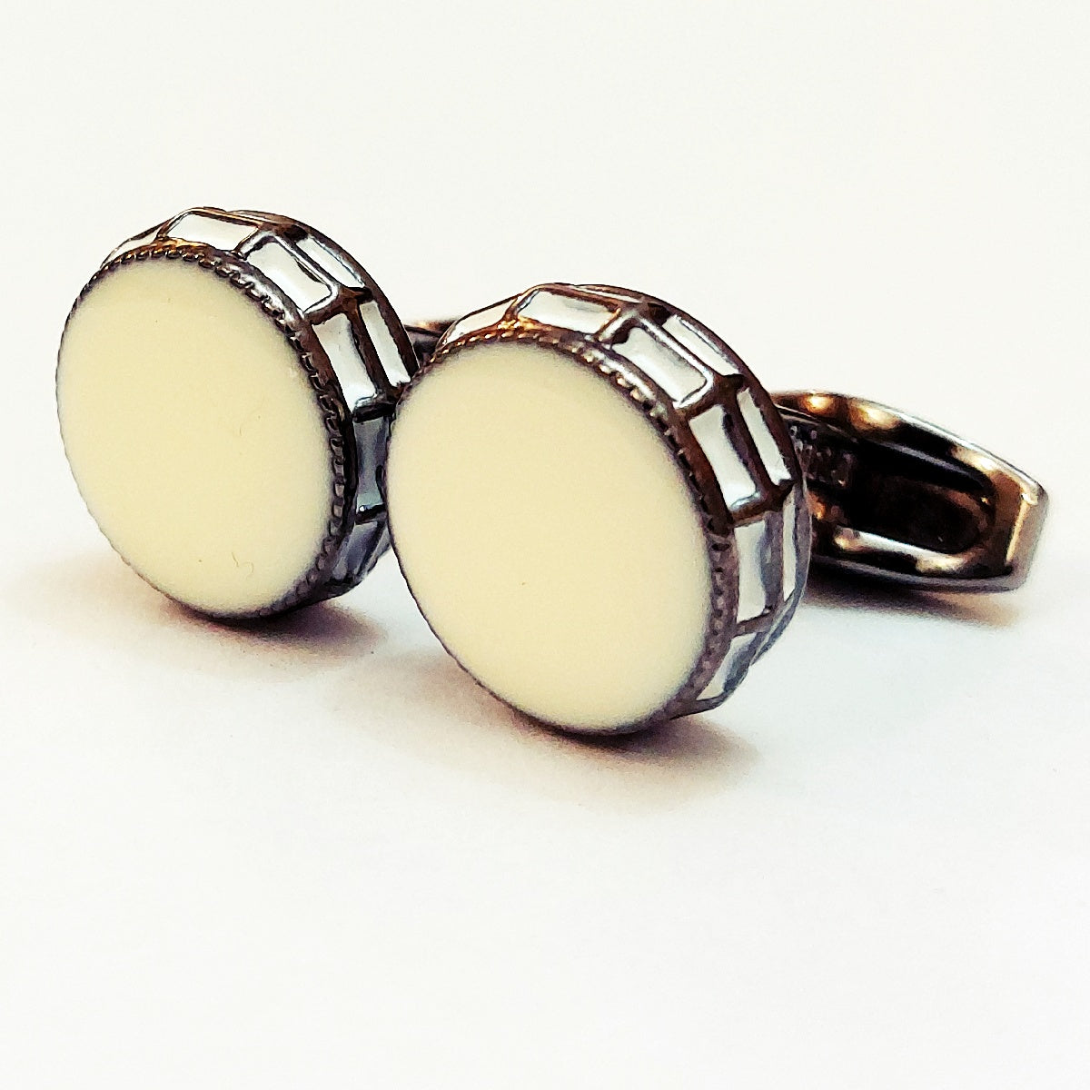 Very Handsome Looking Cufflinks For Men