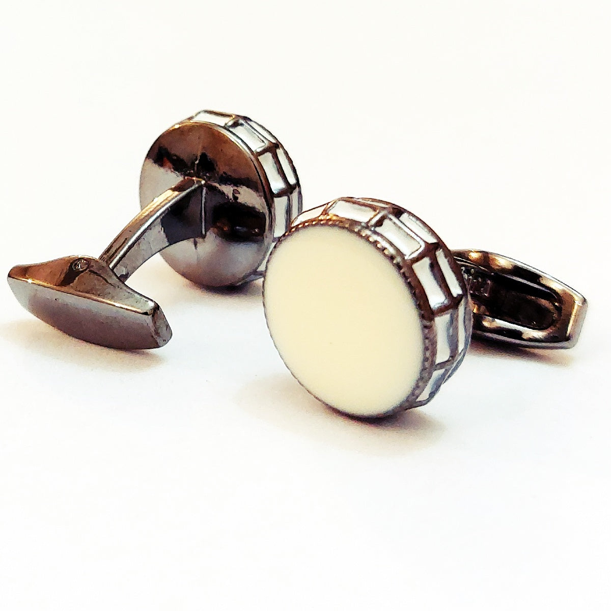 Very Handsome Looking Cufflinks For Men