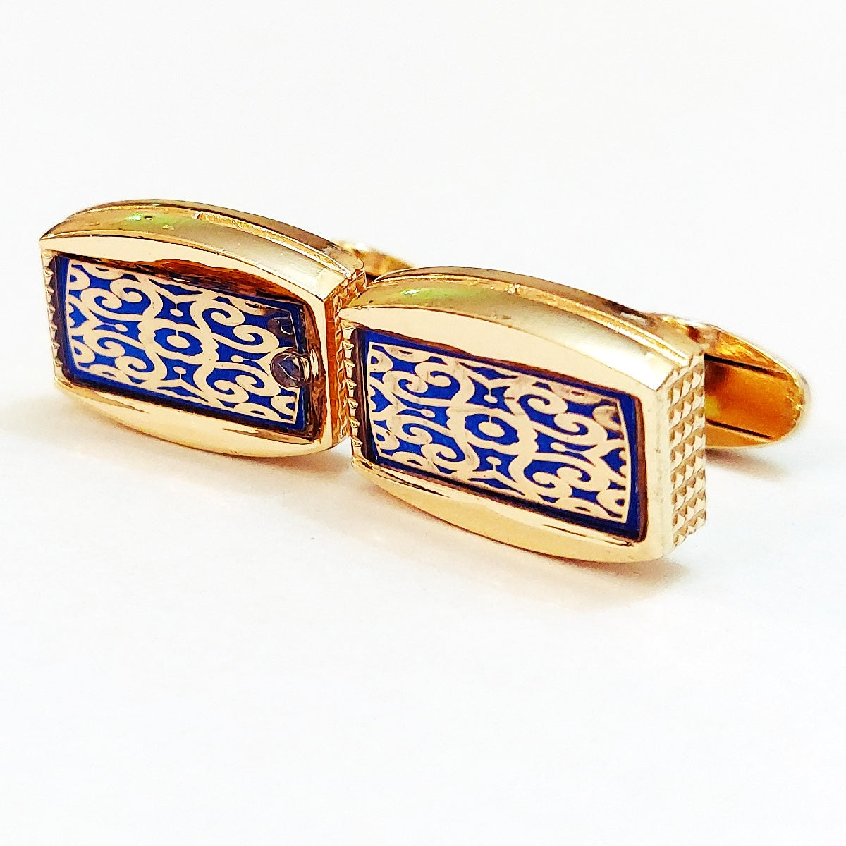 Very Handsome Looking Cufflinks For Men