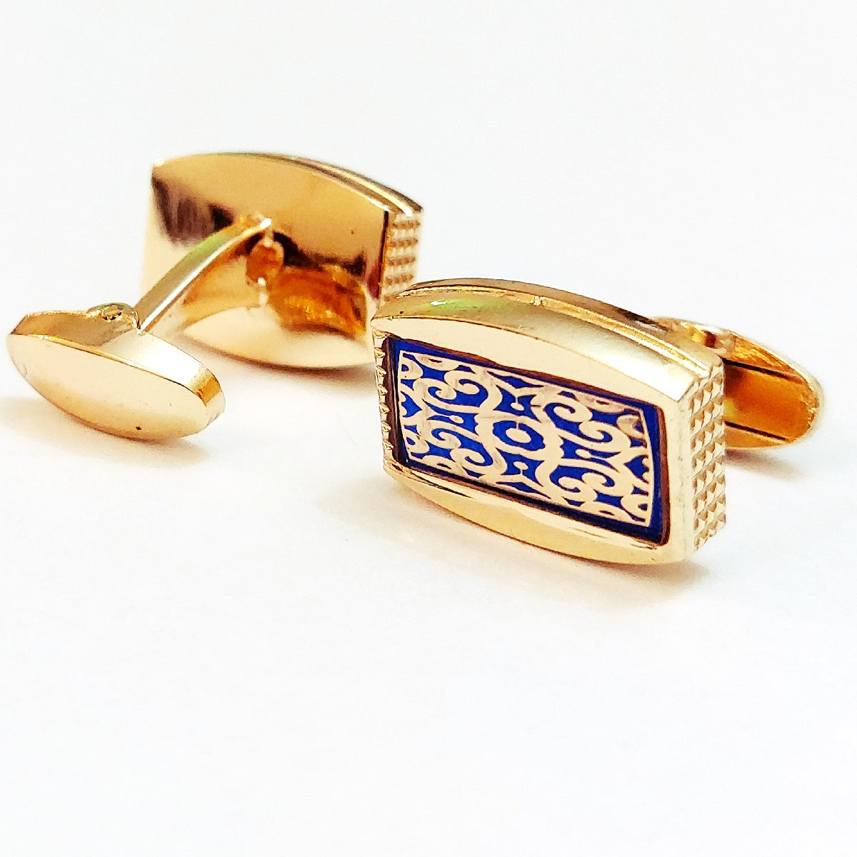 Very Handsome Looking Cufflinks For Men