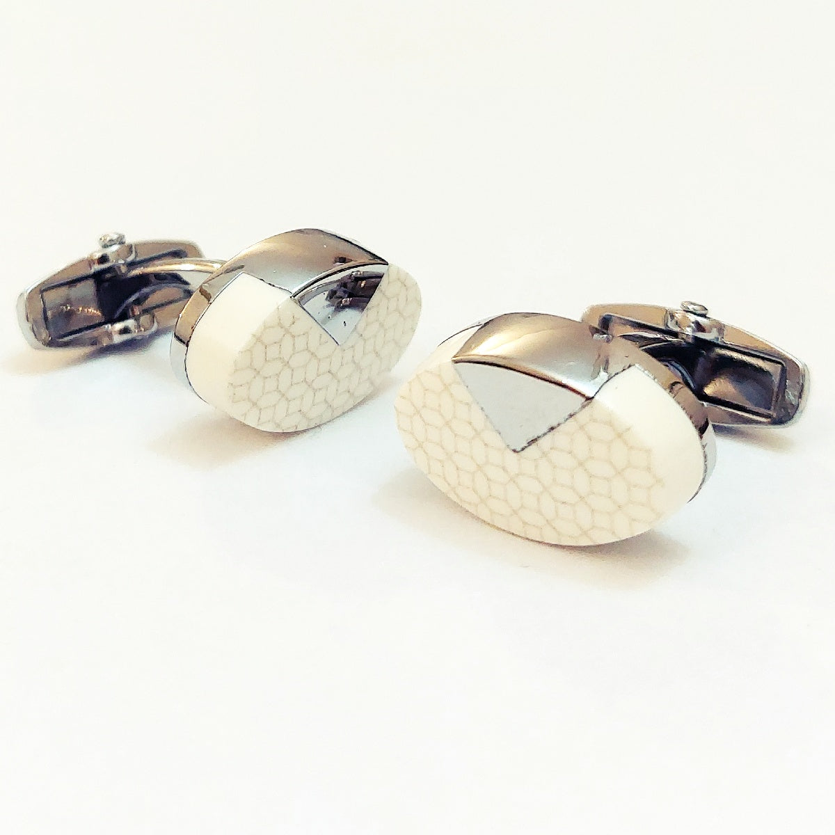 Very Handsome Looking Cufflinks For Men