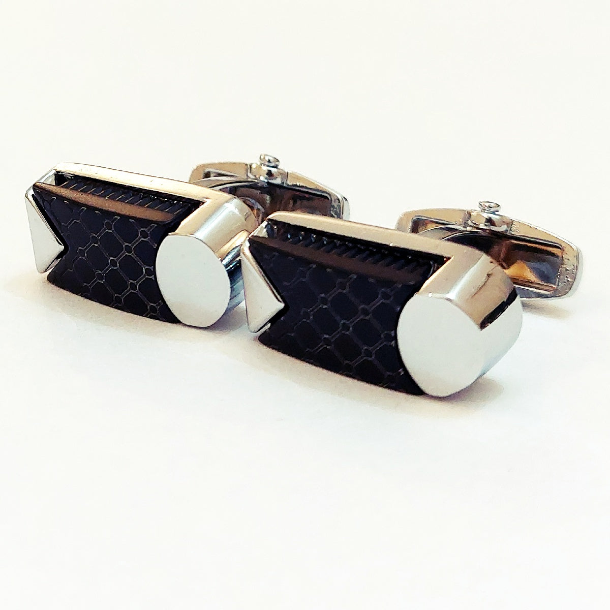Very Handsome Looking Cufflinks For Men