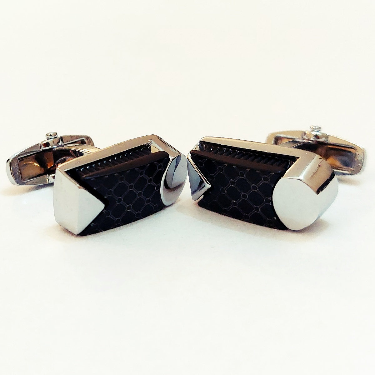 Very Handsome Looking Cufflinks For Men