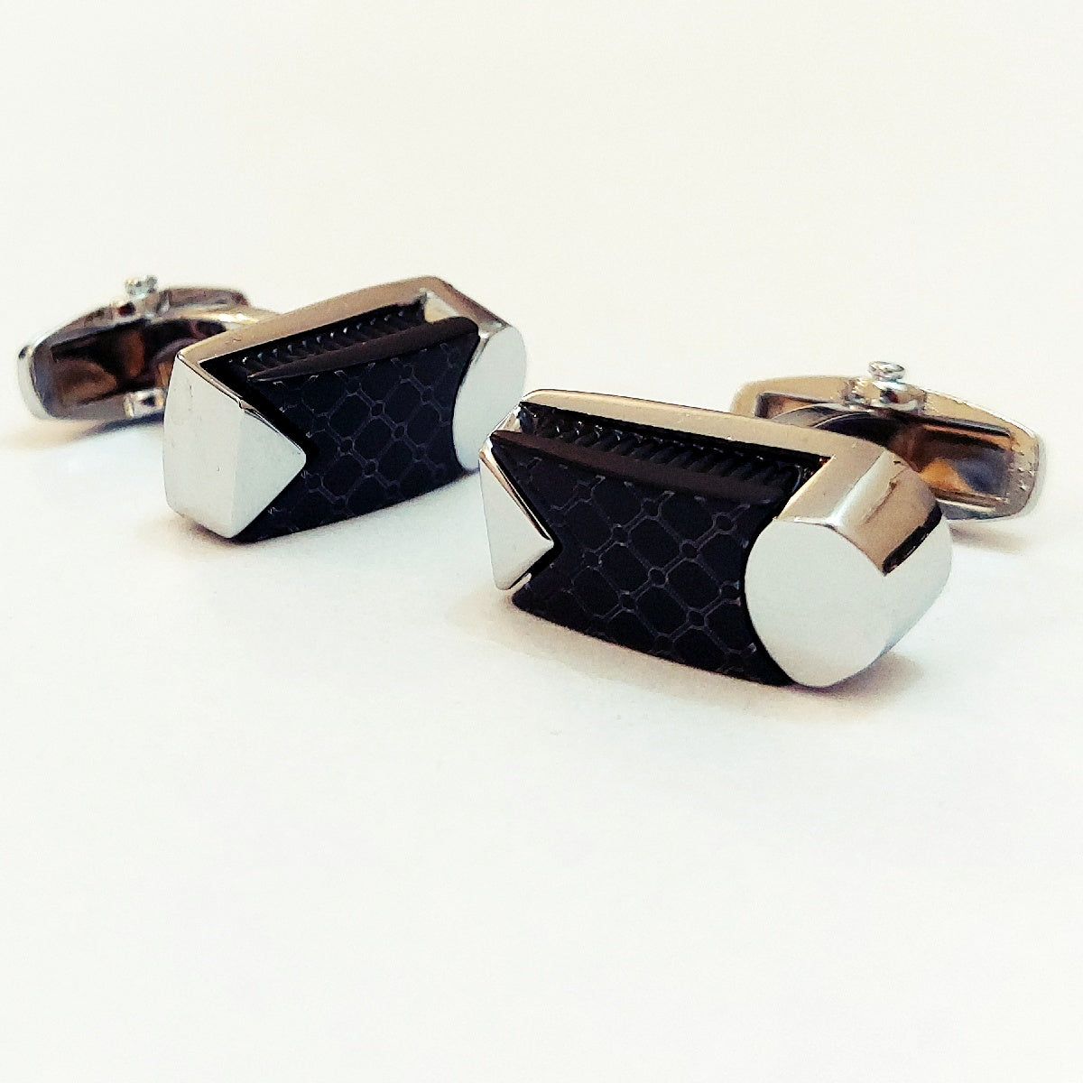 Very Handsome Looking Cufflinks For Men