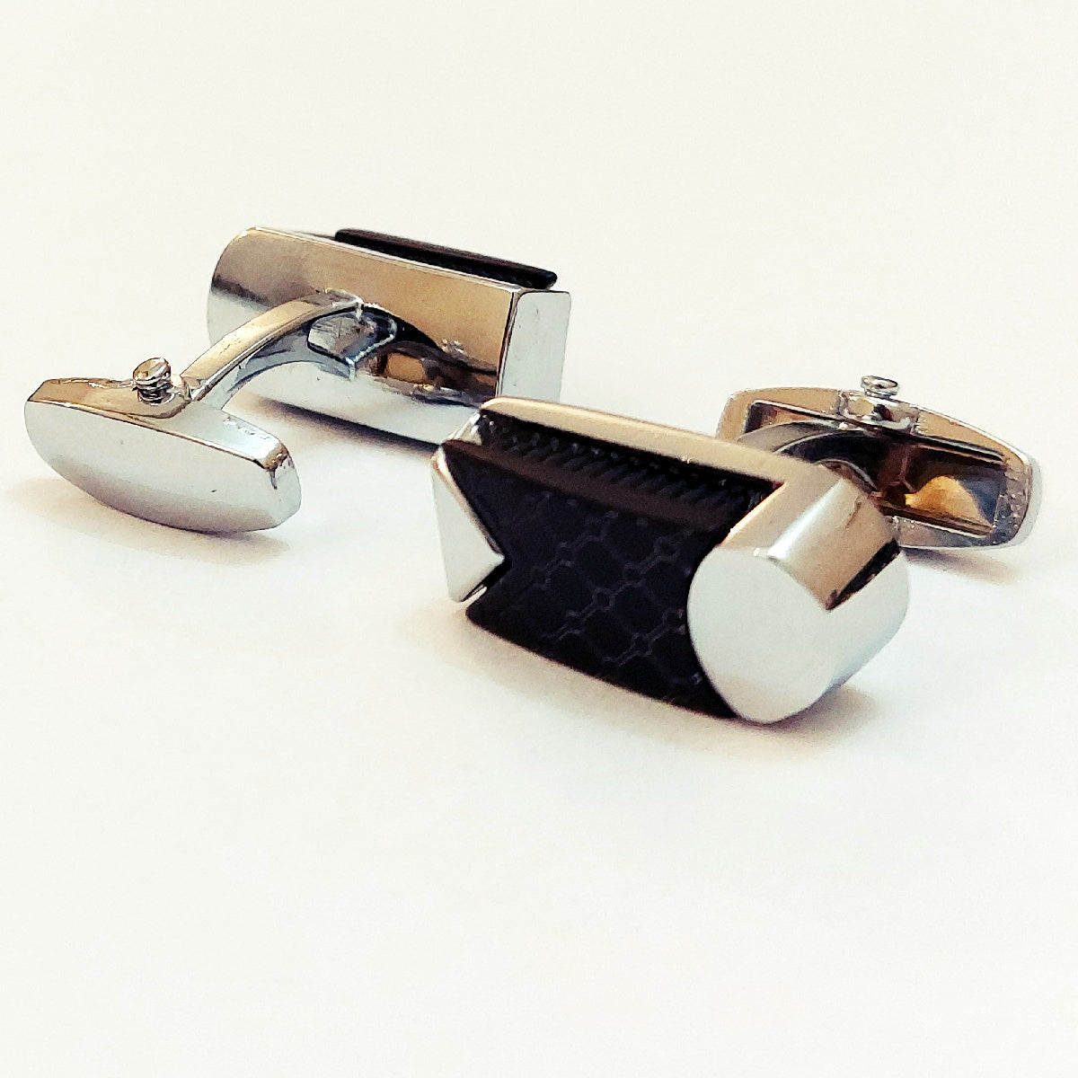 Very Handsome Looking Cufflinks For Men