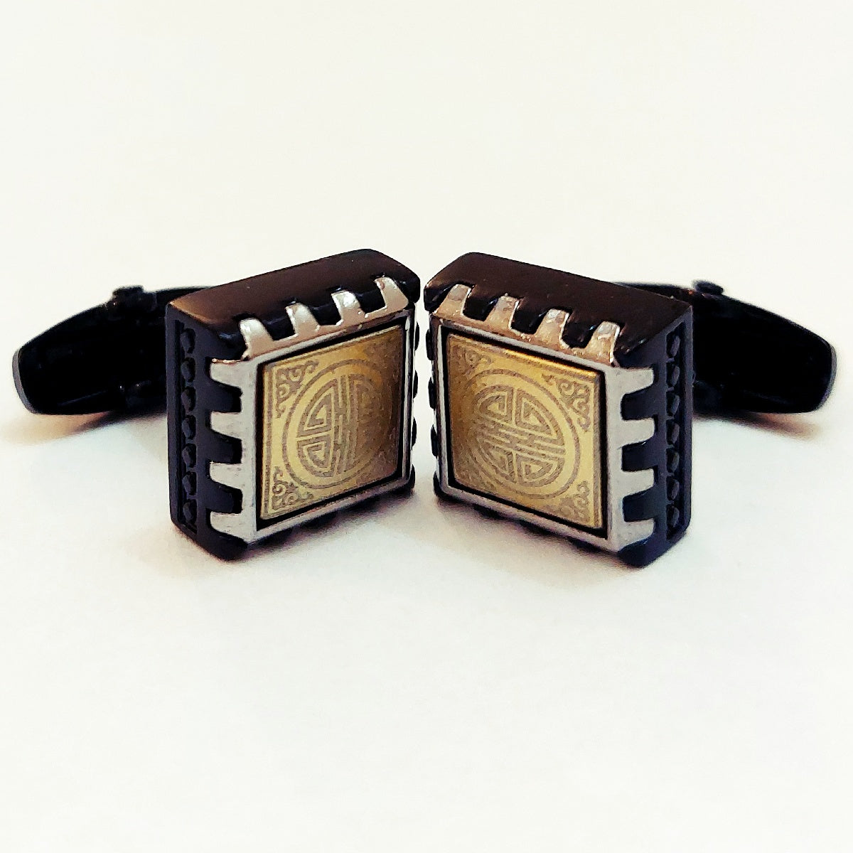 Very Handsome Looking Cufflinks For Men