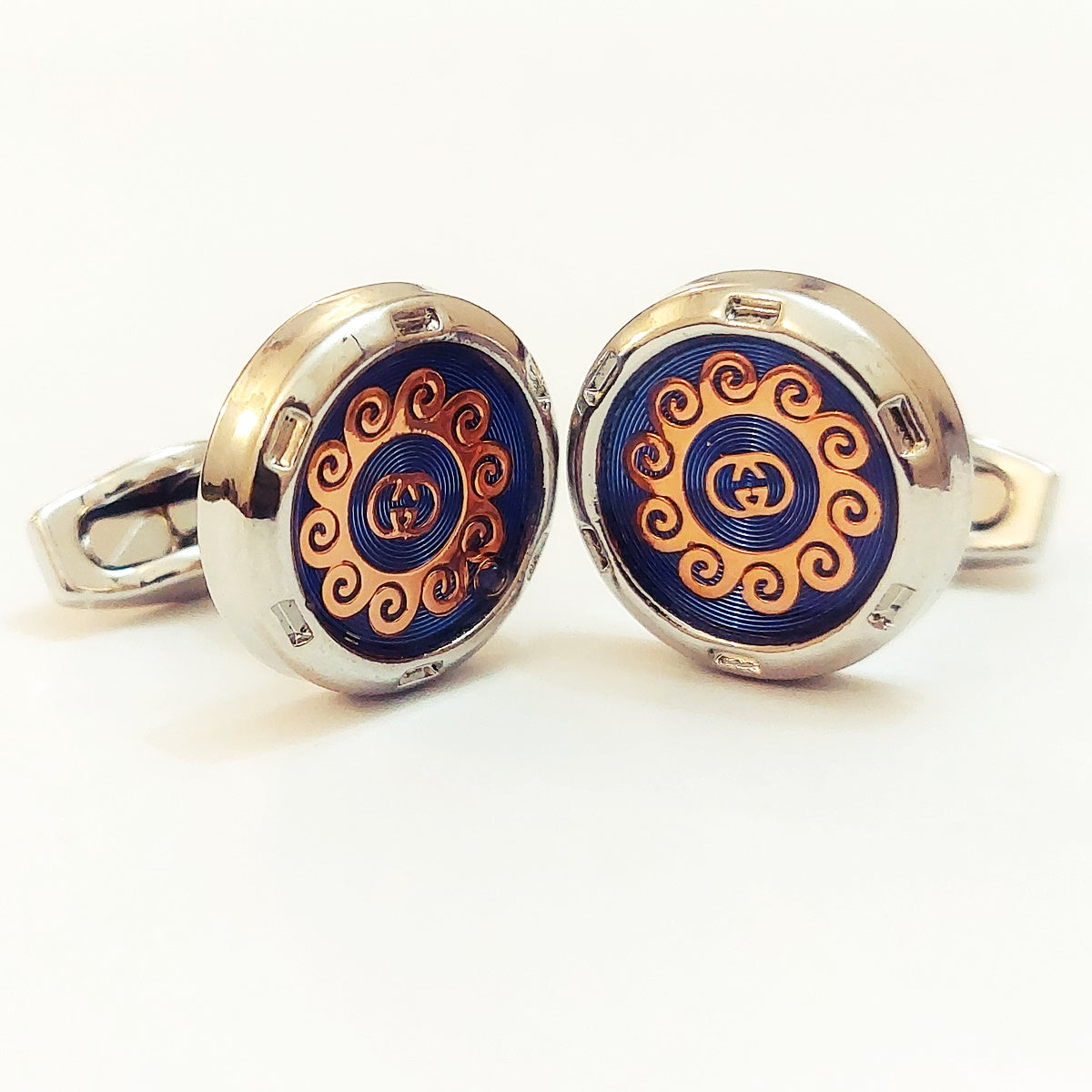 Very Good Looking Pair Of Cufflinks For Men