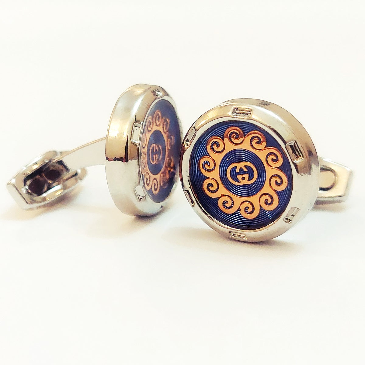 Very Good Looking Pair Of Cufflinks For Men