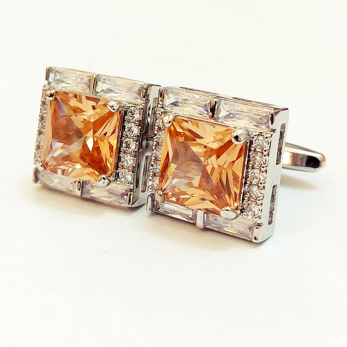 Lovely Phenomenal Smart Looking Cufflinks For Men