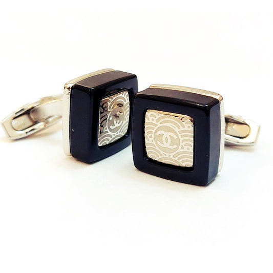 Lovely And Smart Looking Cufflinks For Men