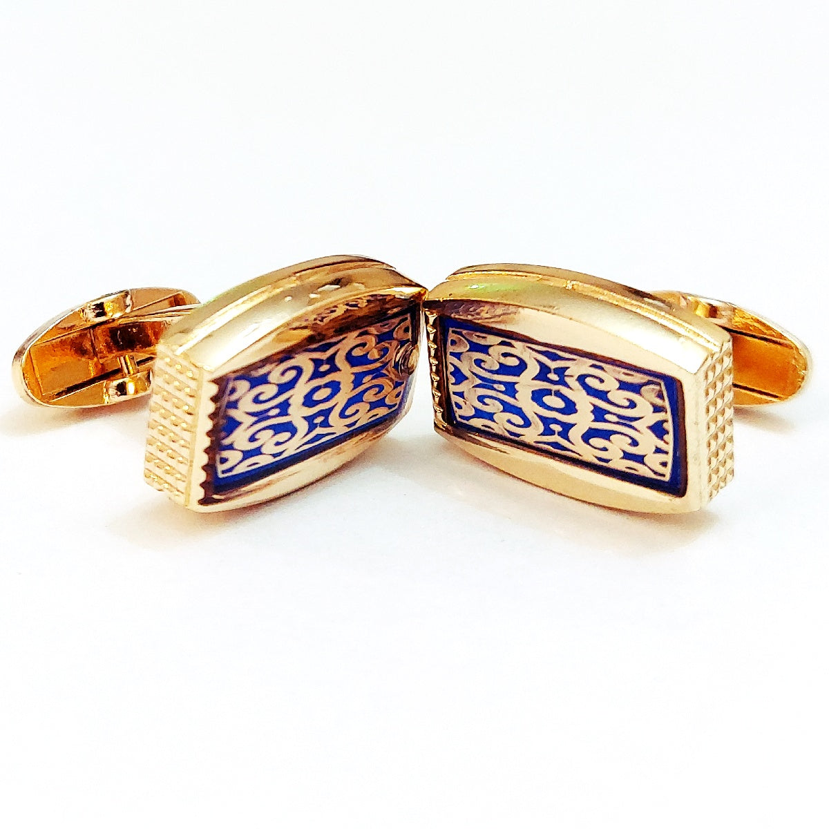 Very Handsome Looking Cufflinks For Men